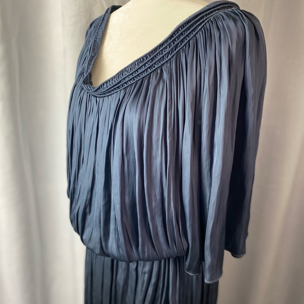 HALSTON goddess dress. - Picture 5 of 16